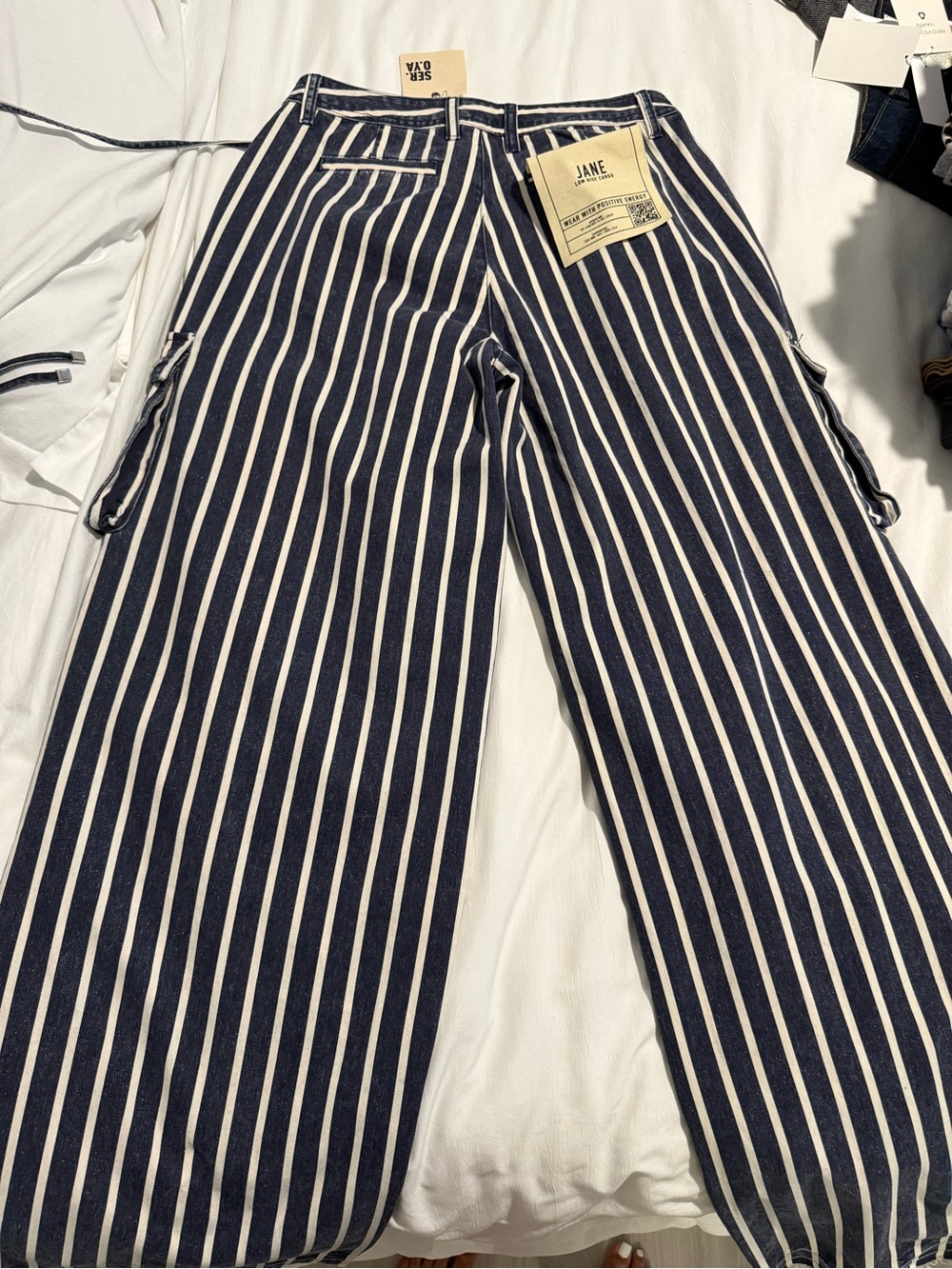 Striped Wide-Leg Cargo Pants in Navy and White - Picture 4 of 5